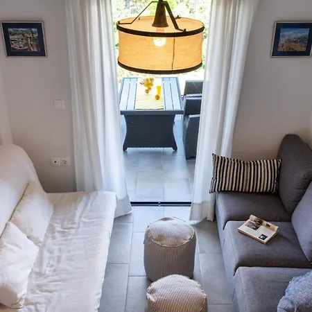 Oceanida Ipothoi Apartment *